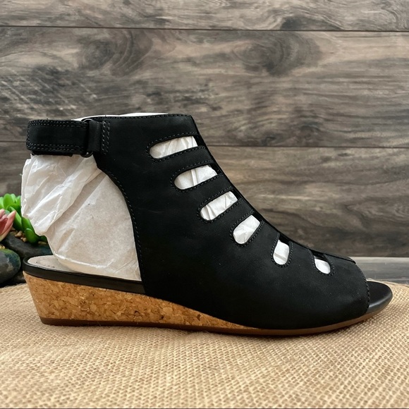 Clarks 8W Abigail Sing Low Wedge Gladiator Sandal - Picture 8 of 11